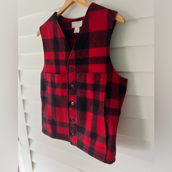 Filson Red Black Plaid 100% Virgin Wool Mackinaw Vest Size 40 USA EUC - Picture 4 of 8